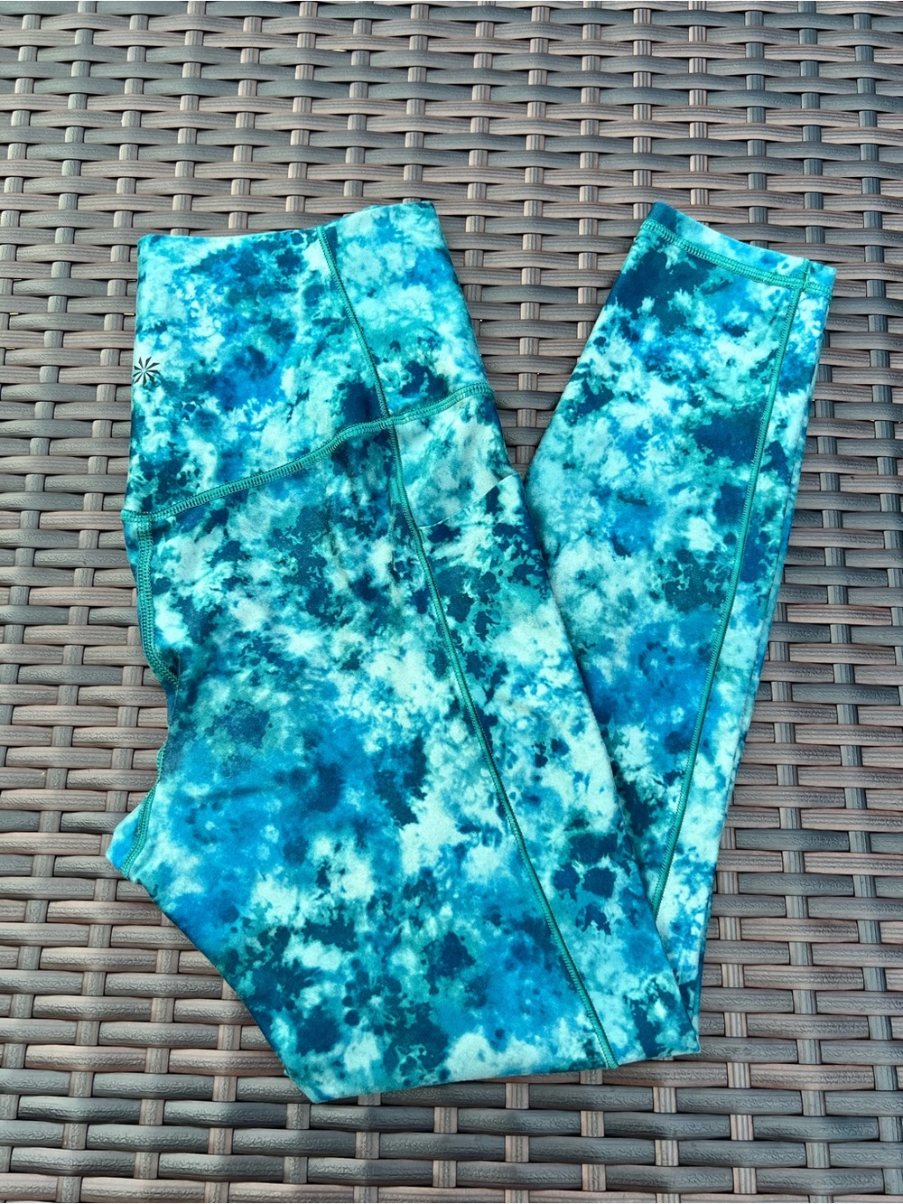 Athleta Salutation Stash Pocket II 7/8 Printed Tights Blue SP